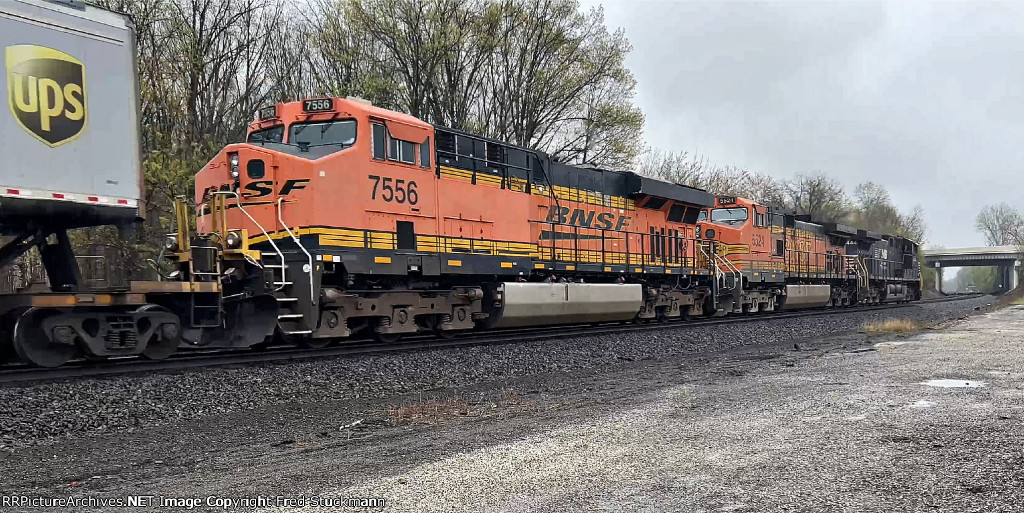 BNSF 7556